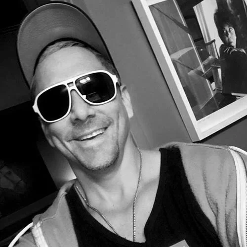 eduardo_teamphoto_bw.jpg