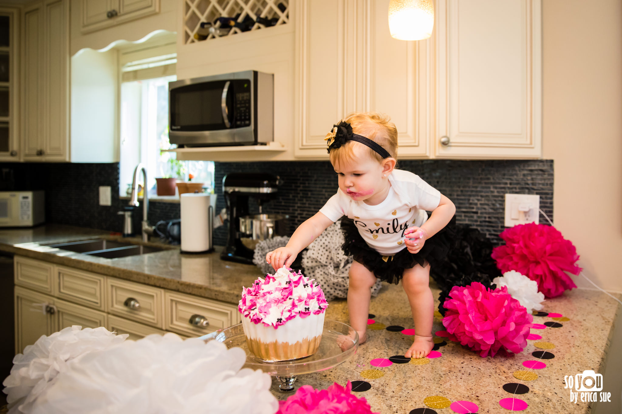 so-you-by-erica-sue-hollywood-fl-photographer-in-home-lifestyle-1st-birthday-cake-smash-3945.jpg