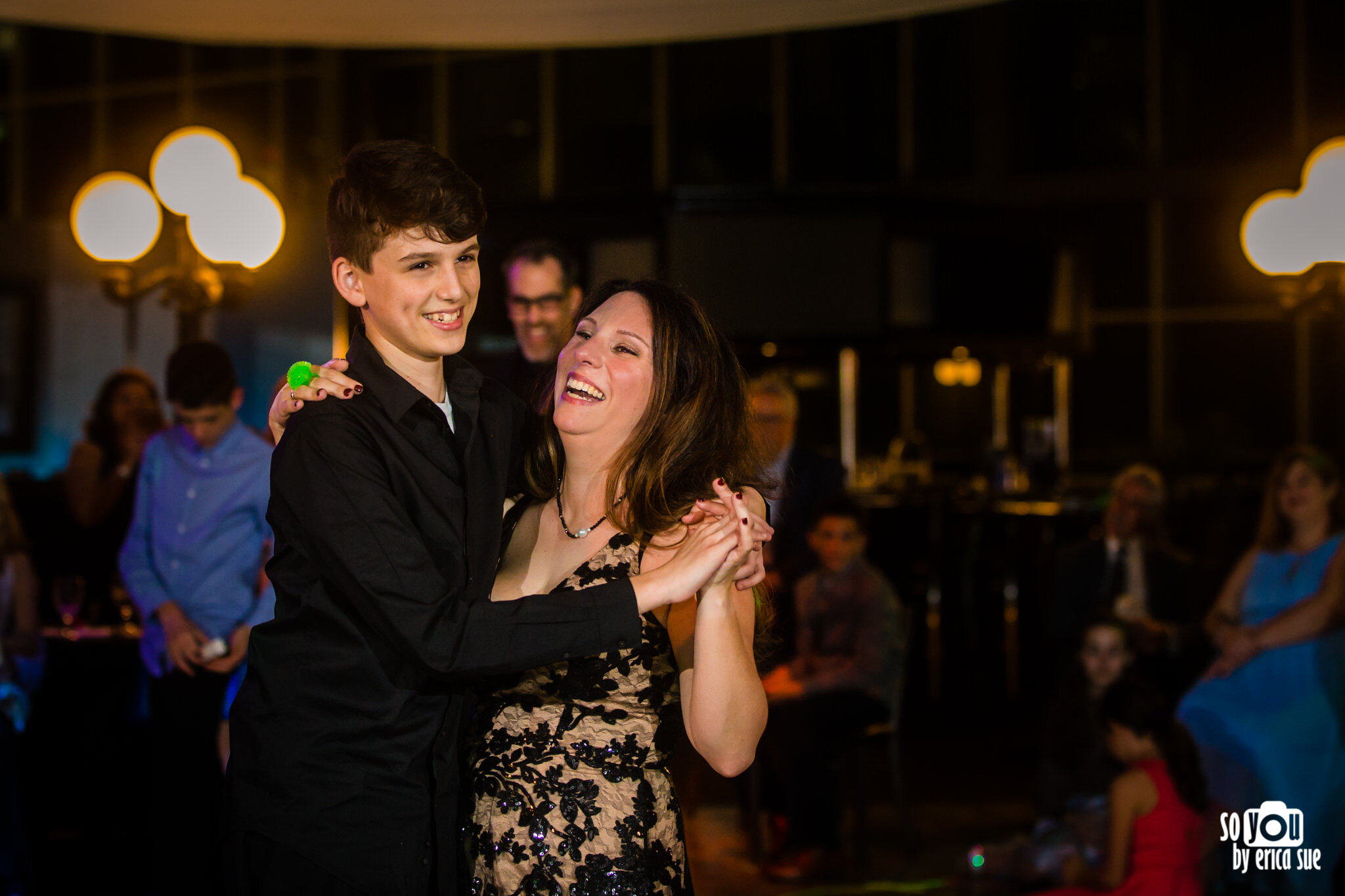 68-so-you-by-erica-sue-bar-mitzvah-photographer-boca-pavilion-grille-4160.JPG