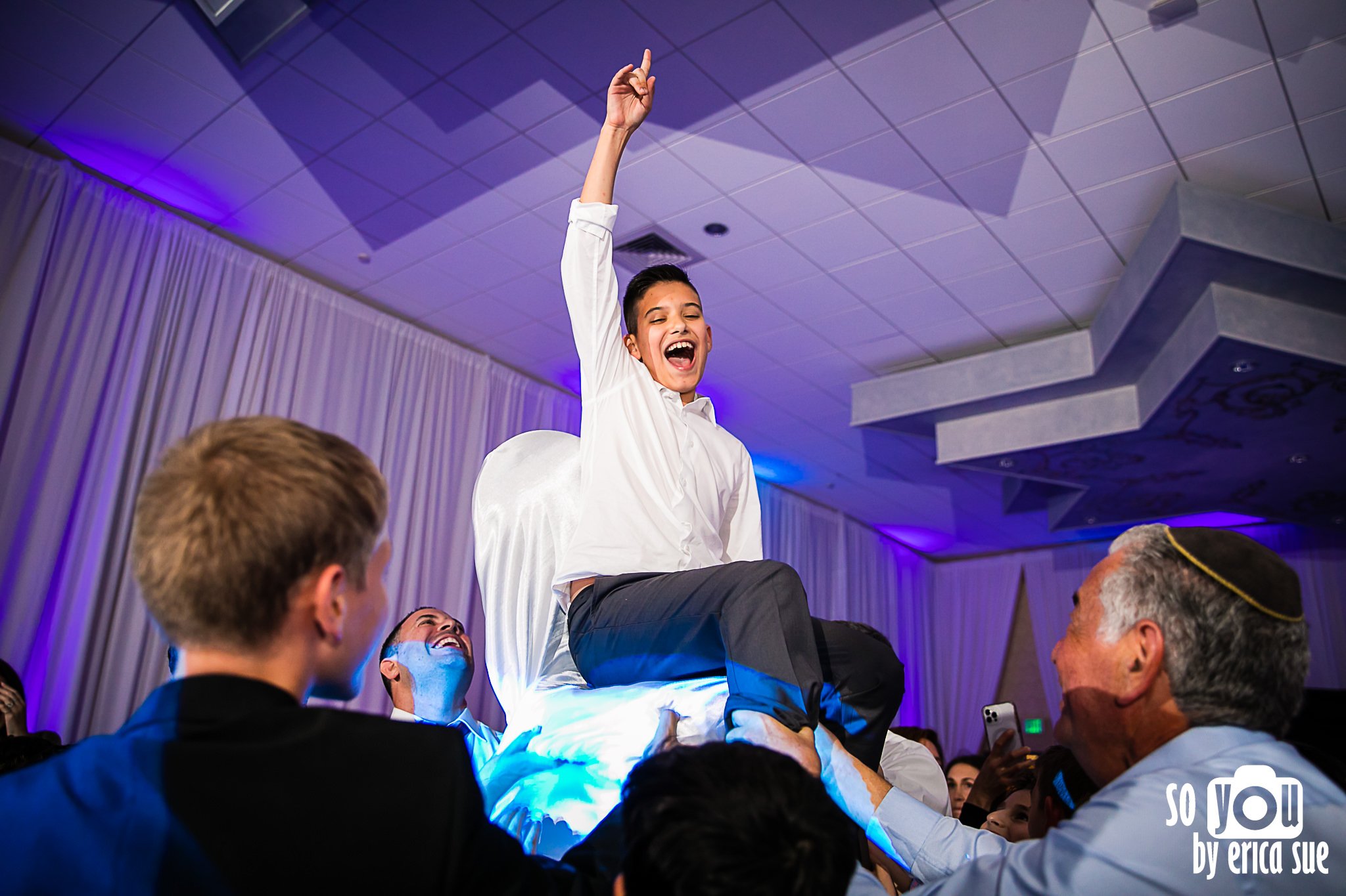 32-davin-bar-mitzvah-temple-judea-palm-beach-fl-photographerLK8A9736.jpg