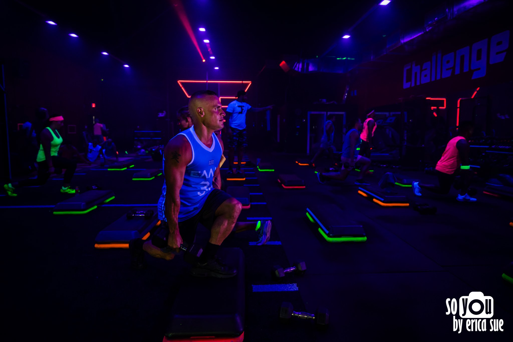 5-challenge-fitness-ft-lauderdale-glow-workout-fri-night-lights-so-you-by-erica-sue-davie-photographer-ES3_6134.jpg