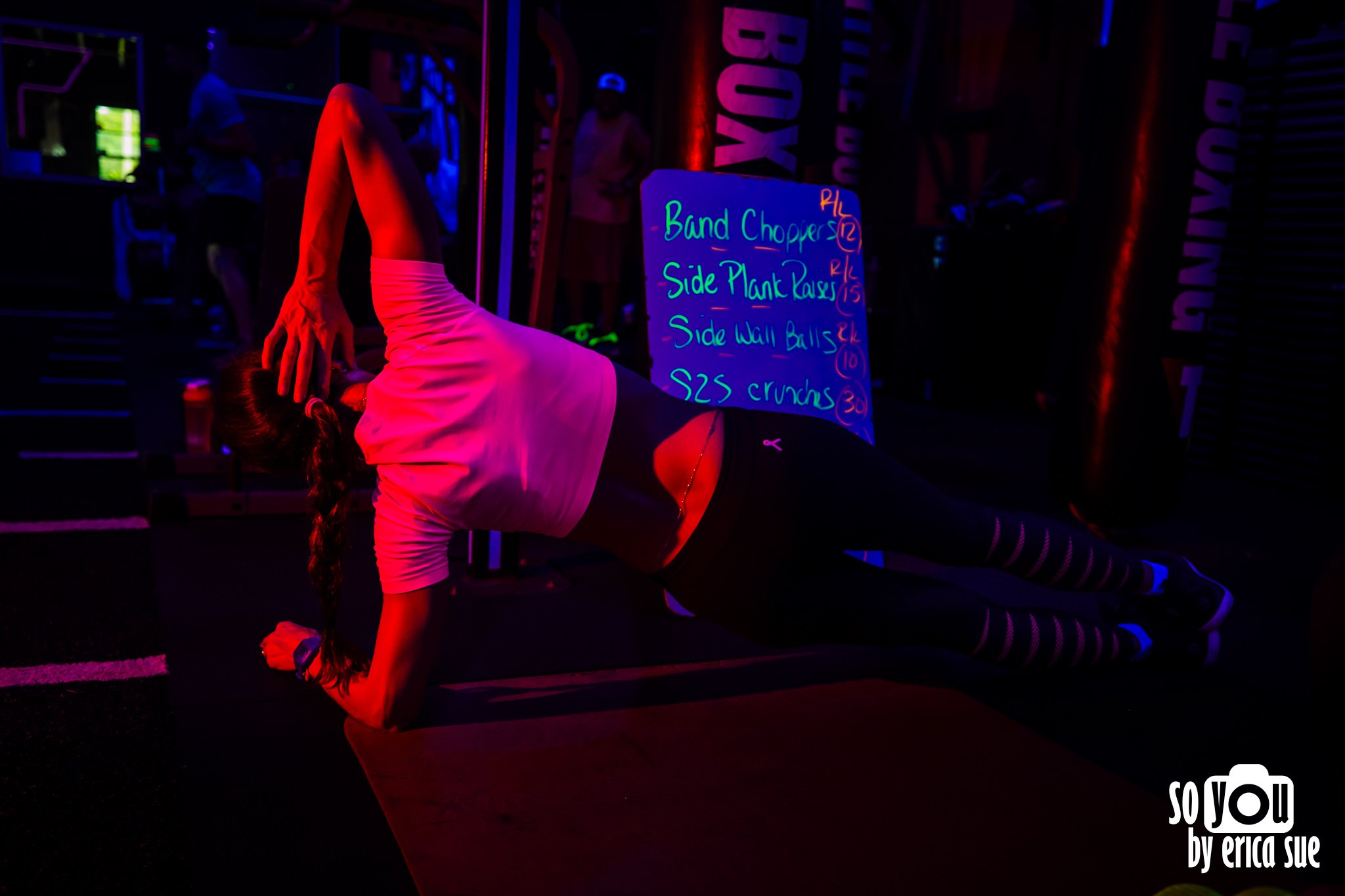 11-challenge-fitness-ft-lauderdale-glow-workout-fri-night-lights-so-you-by-erica-sue-davie-photographer-ES3_6299.jpg