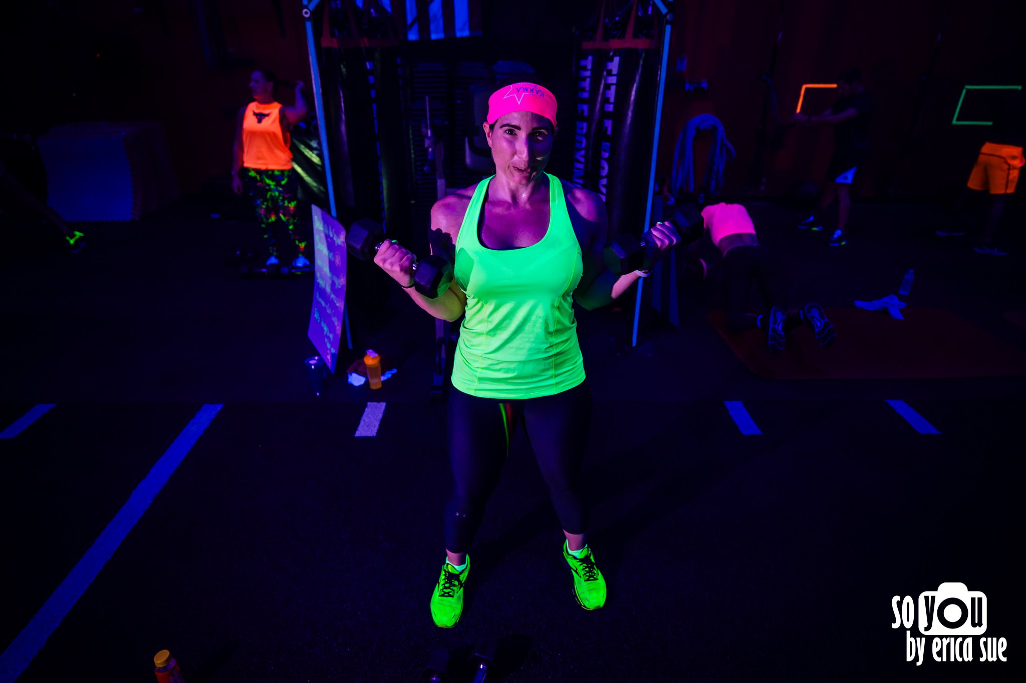 12-challenge-fitness-ft-lauderdale-glow-workout-fri-night-lights-so-you-by-erica-sue-davie-photographer-ES3_6326.jpg