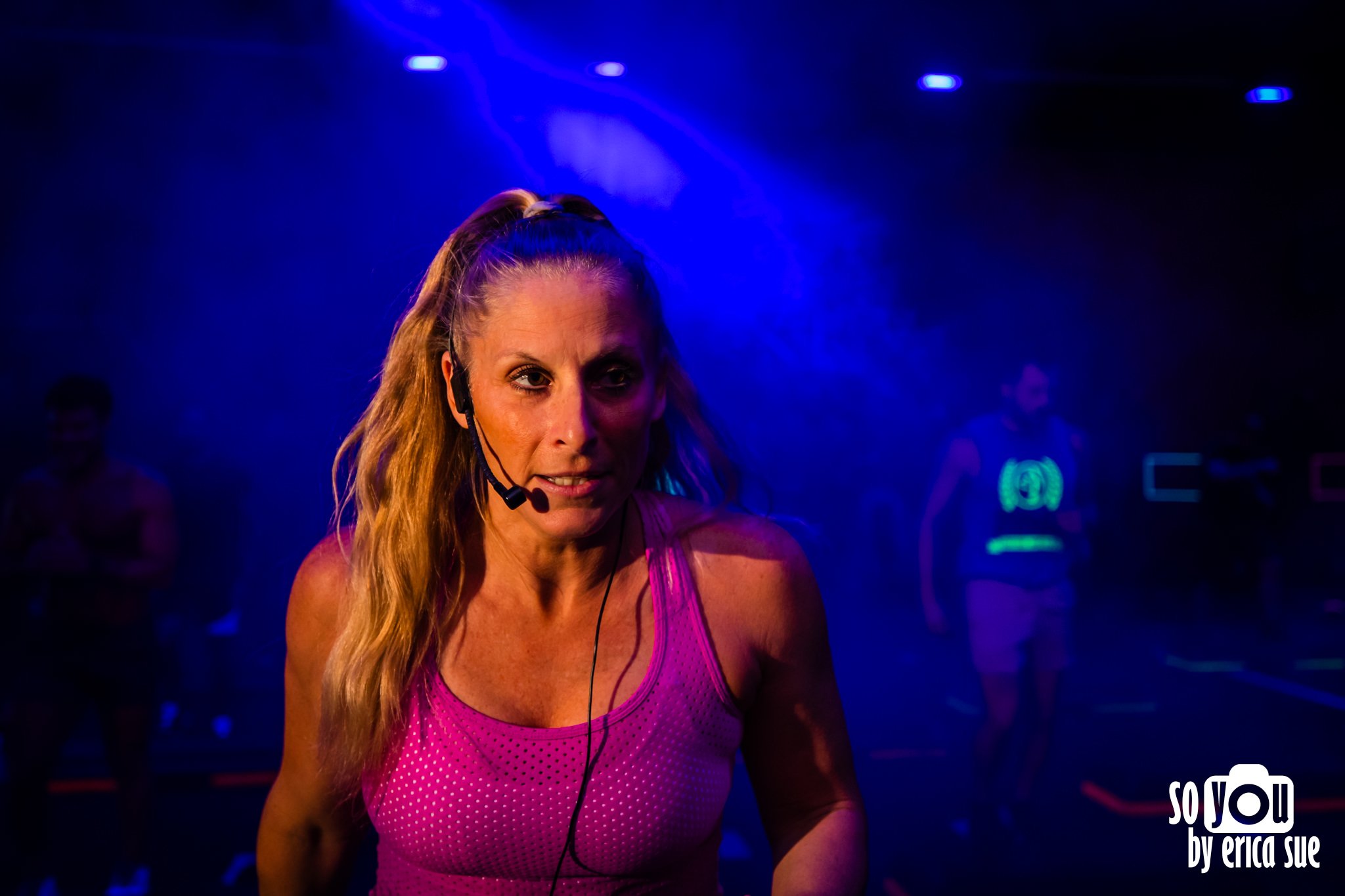 24-challenge-fitness-ft-lauderdale-glow-workout-fri-night-lights-so-you-by-erica-sue-davie-photographer-ES3_6871.jpg