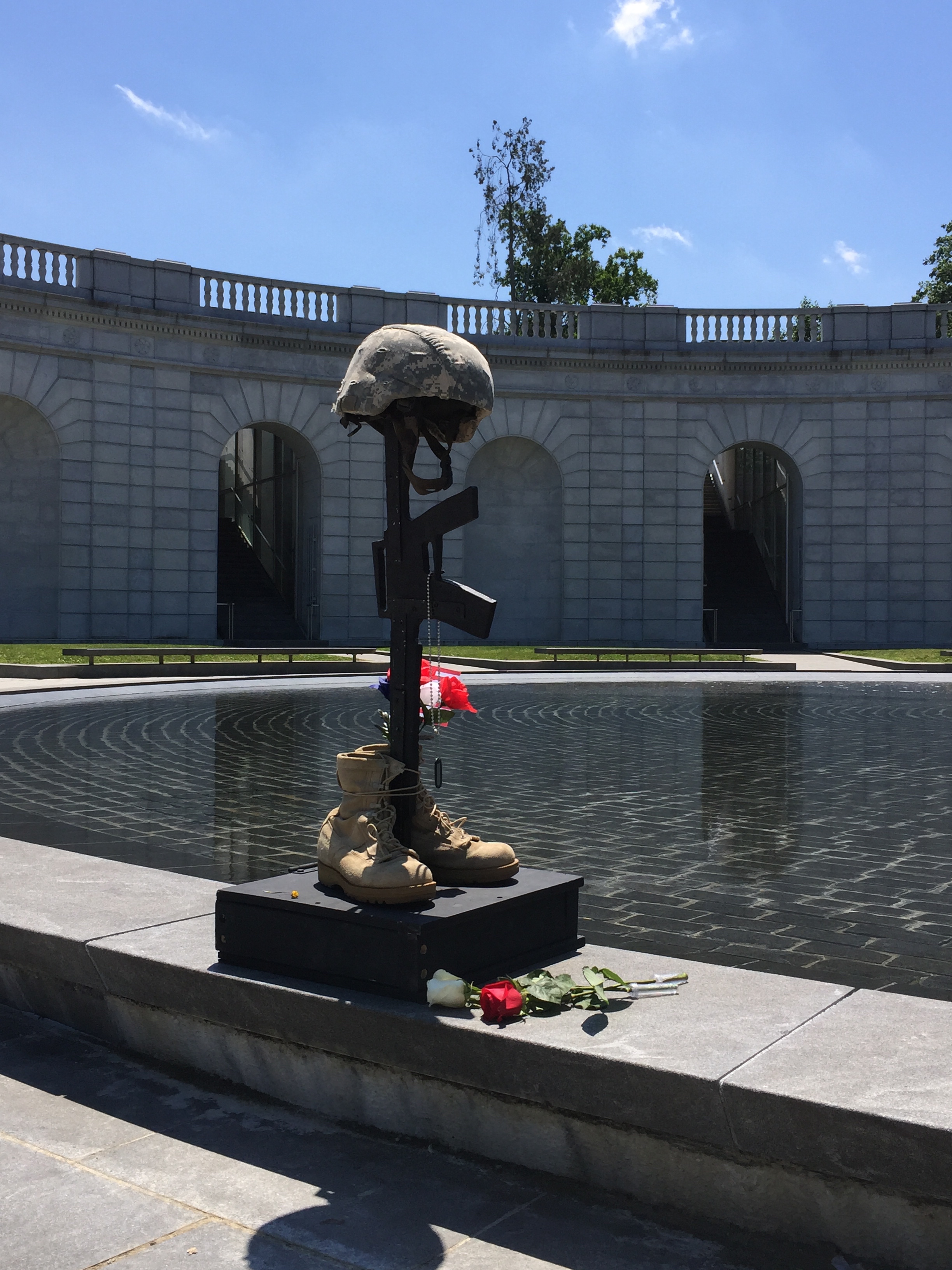 Memorial to soldiers at Arlington National Cemetery.