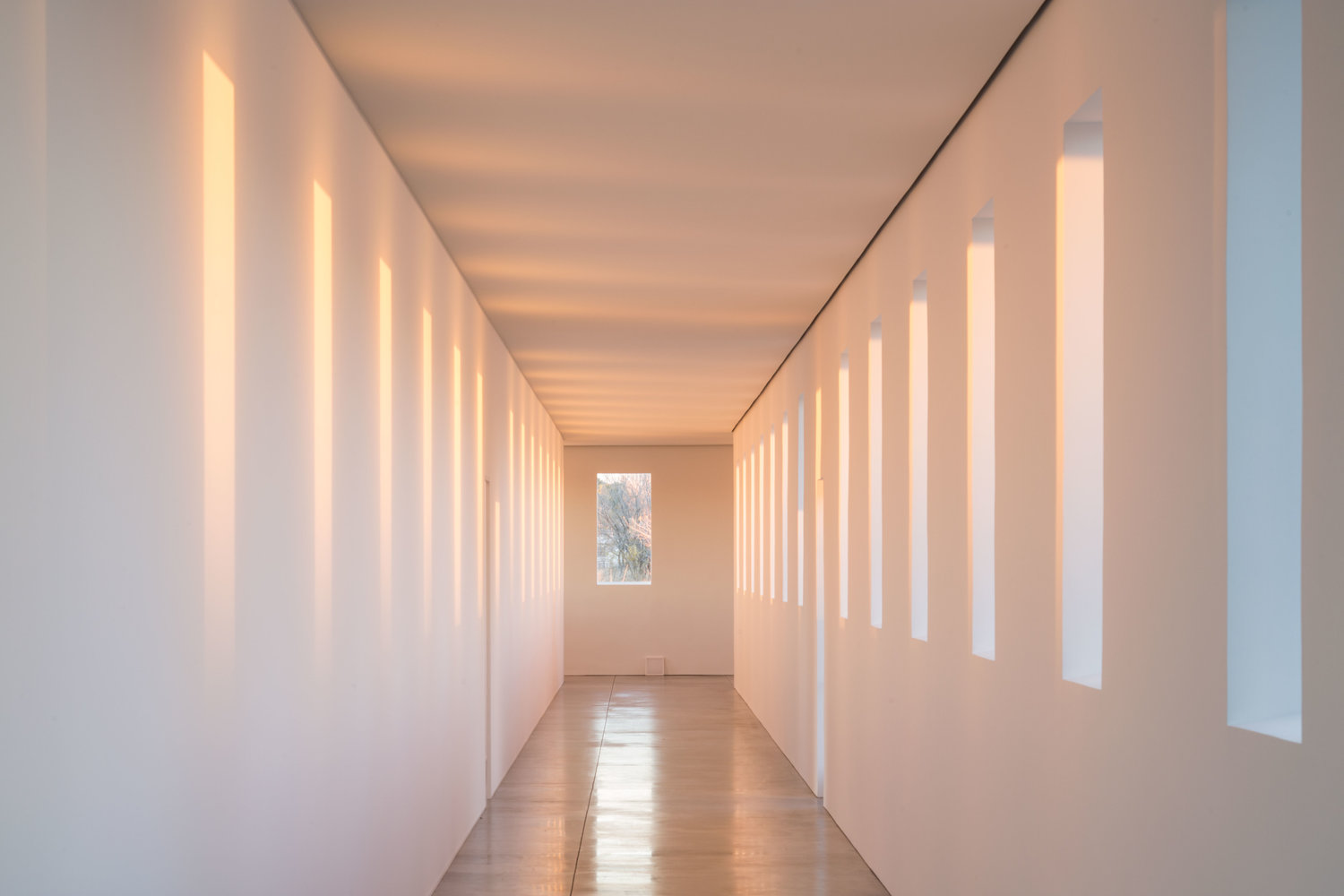 Robert Irwin, untitled (dawn to dusk) , 2016. Photo by Alex Marks. Courtesy of the Chinati Foundation and Robert Irwin.
