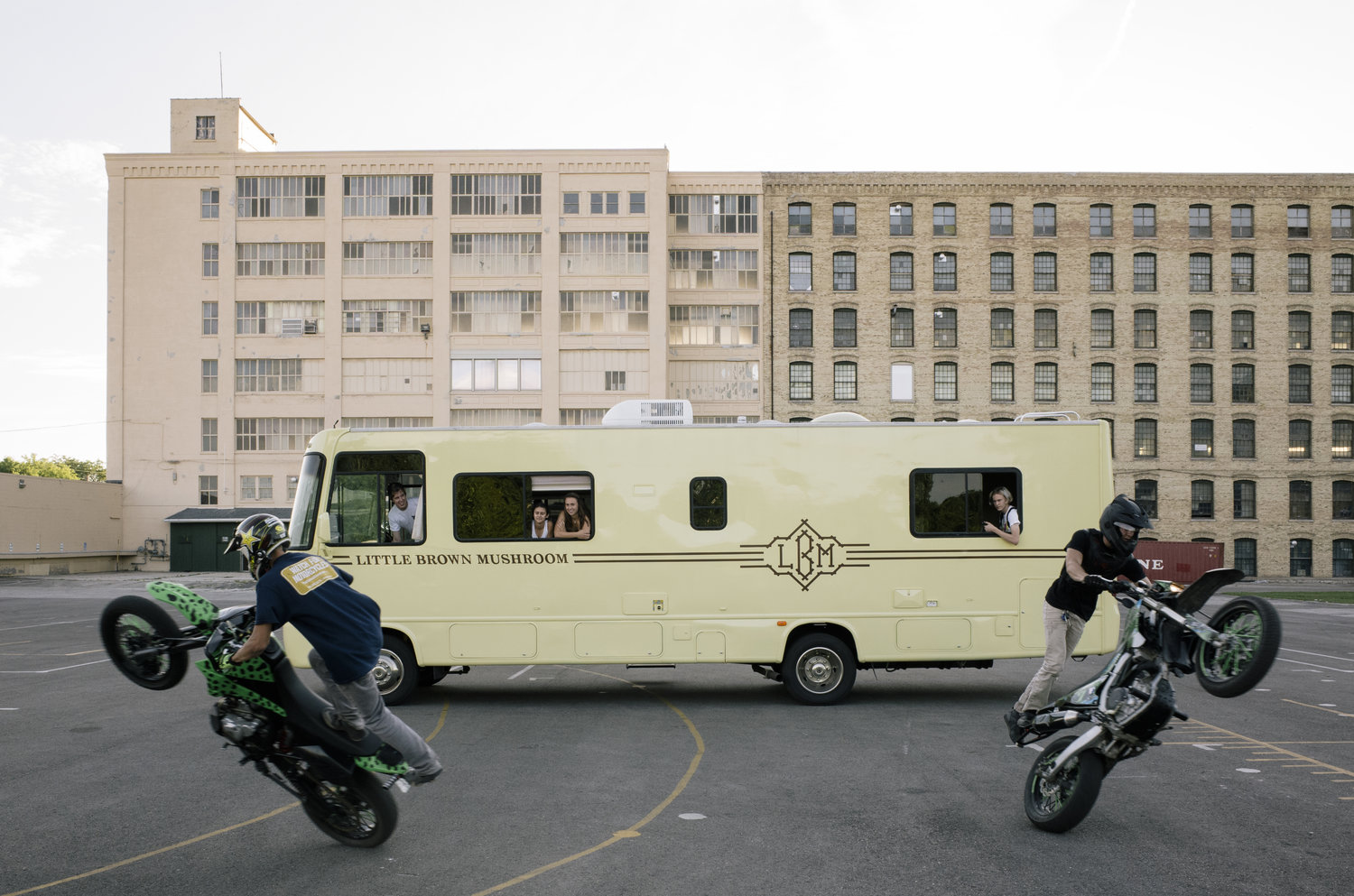 Alec Soth, The Winnebago Workshop, 2016. Photo courtesy of Little Brown Mushroom.