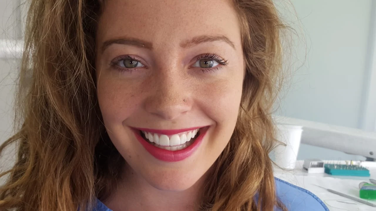 How to save lots of money by getting your teeth done in Colombia