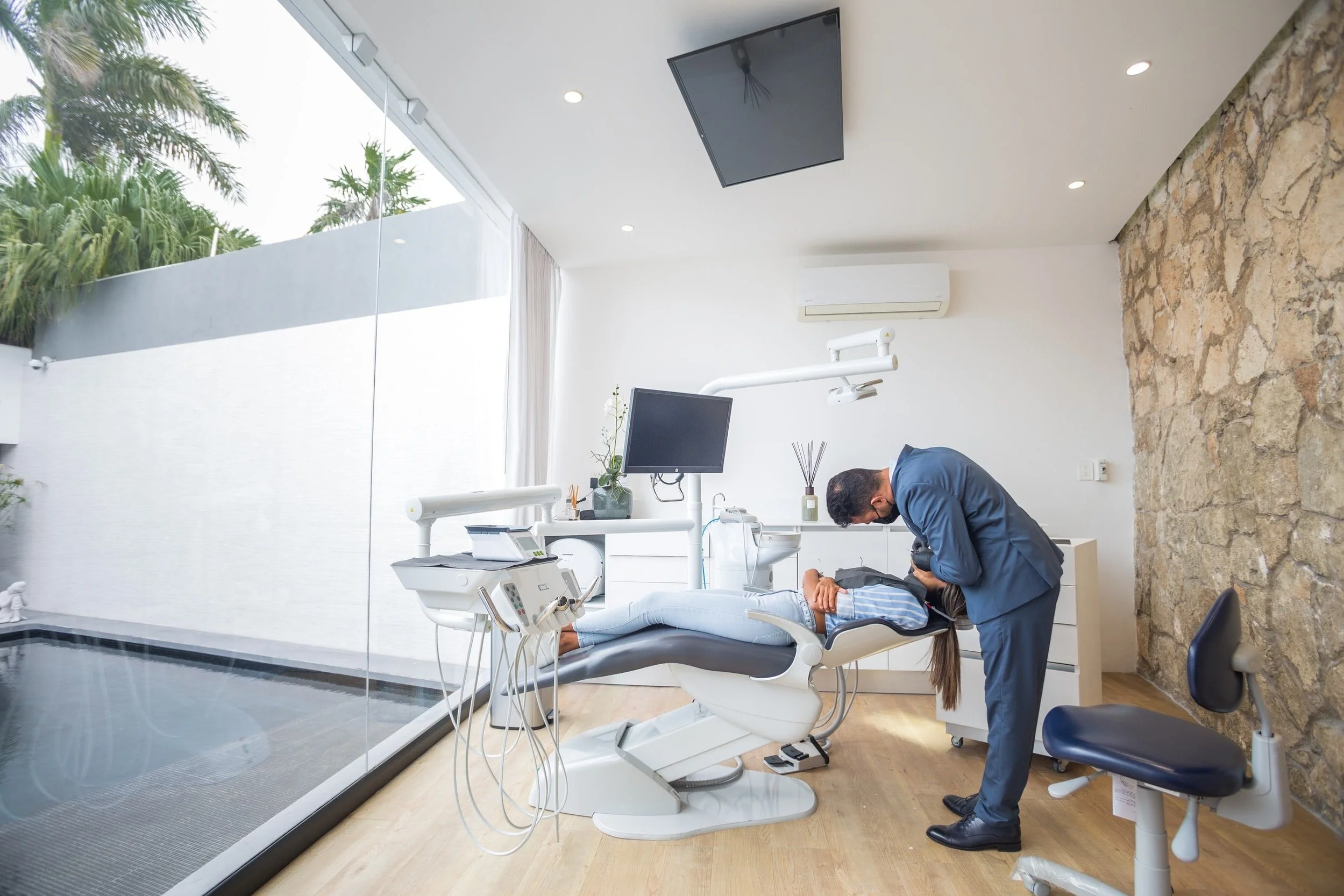 Veneers in Colombia — Dental Tourism Colombia