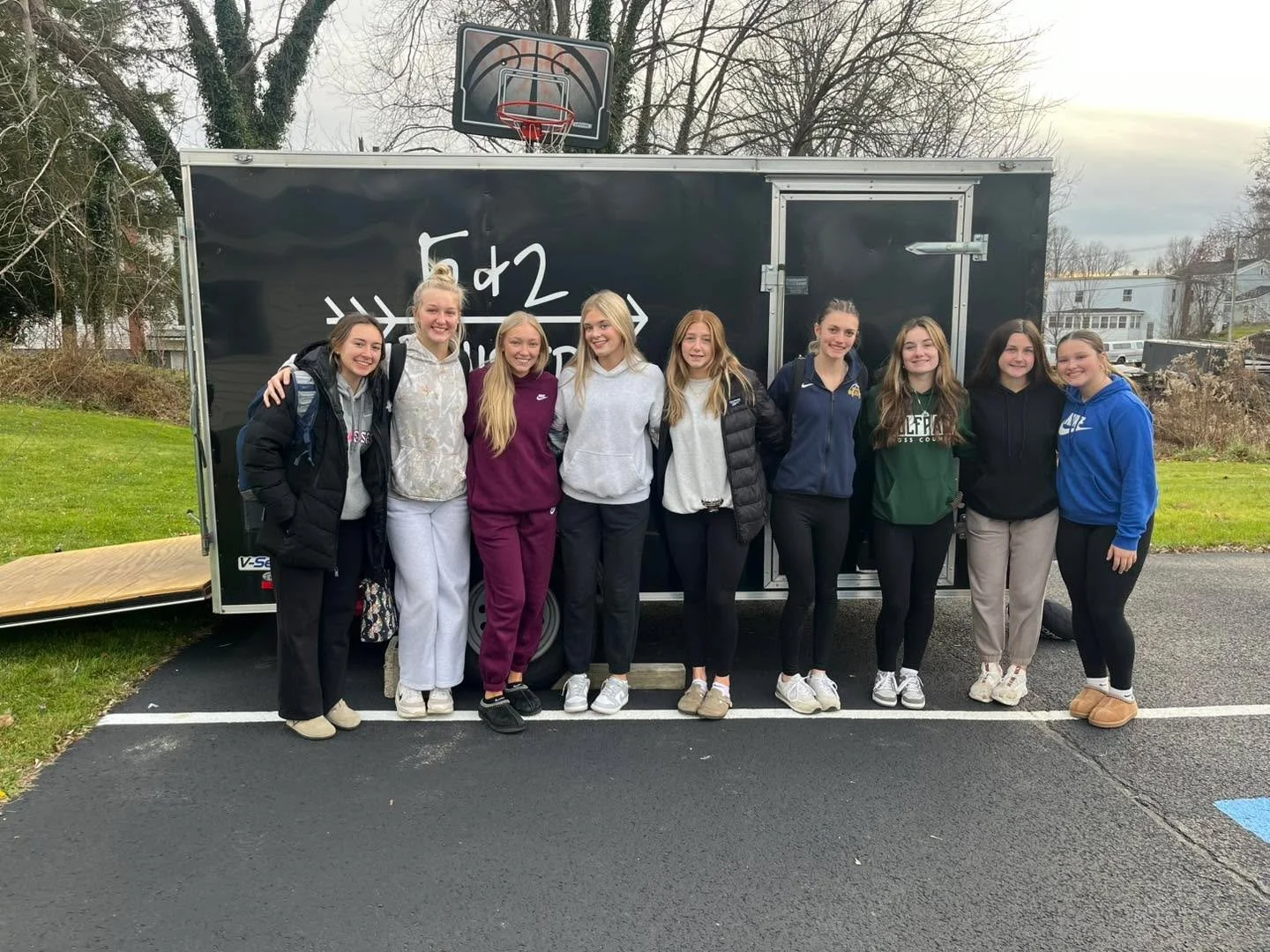 A huge thank you to Coach Eckwahl and the Sherman Varsity Girls Basketball team for getting our set-up completed tonight at Sherman First Baptist Church in record time! Another example of giving back on GIVING TUESDAY! These girls have been volunteer