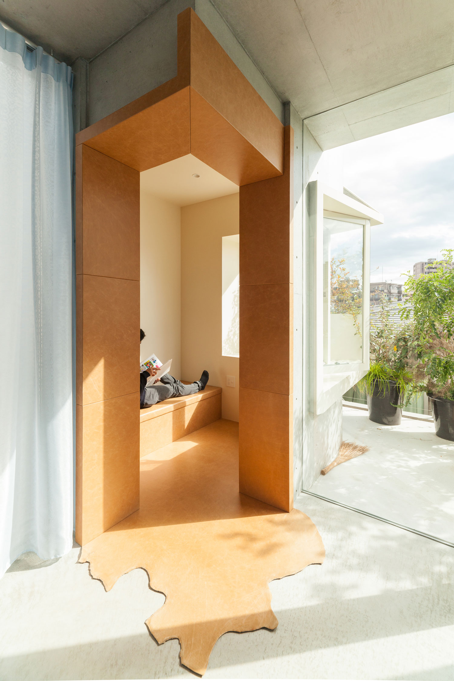 Tree-ness-House-Toshima-Japan-by-Akihisa-Hirata-Yellowtrace-11.jpg