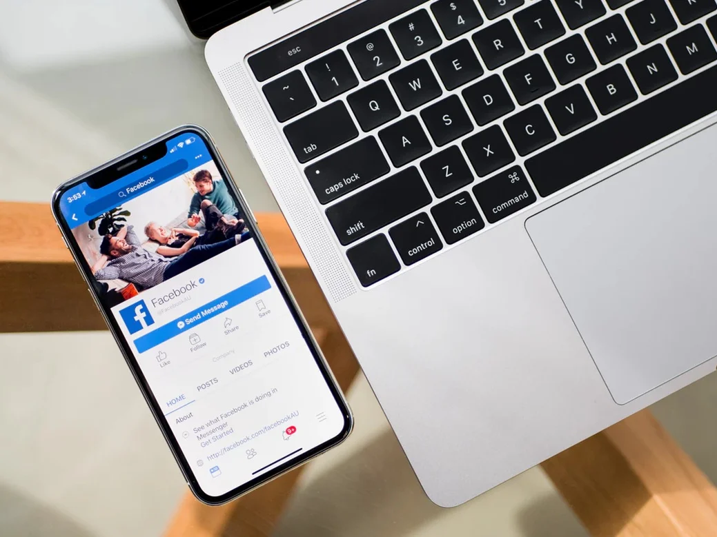 cell+phone+and+laptop+used+when+working+for+yourself