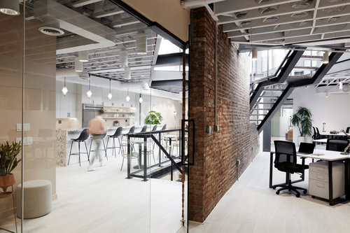 Open office space where professionals learn how to start a small business