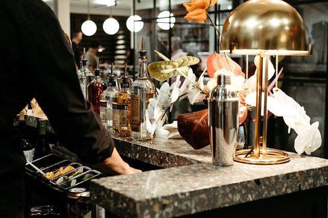 It's the most wonderful time of the year...when our front desk becomes a bar! Happy Holidays from everyone at Bond Collective!⠀⠀⠀⠀⠀⠀⠀⠀⠀
⠀⠀⠀⠀⠀⠀⠀⠀⠀
Photo: @jcastillophoto⠀⠀⠀⠀⠀⠀⠀⠀⠀
⠀⠀⠀⠀⠀⠀⠀⠀⠀
#bondcollective #greenpoint #sharedoffice #officeoftheday #com