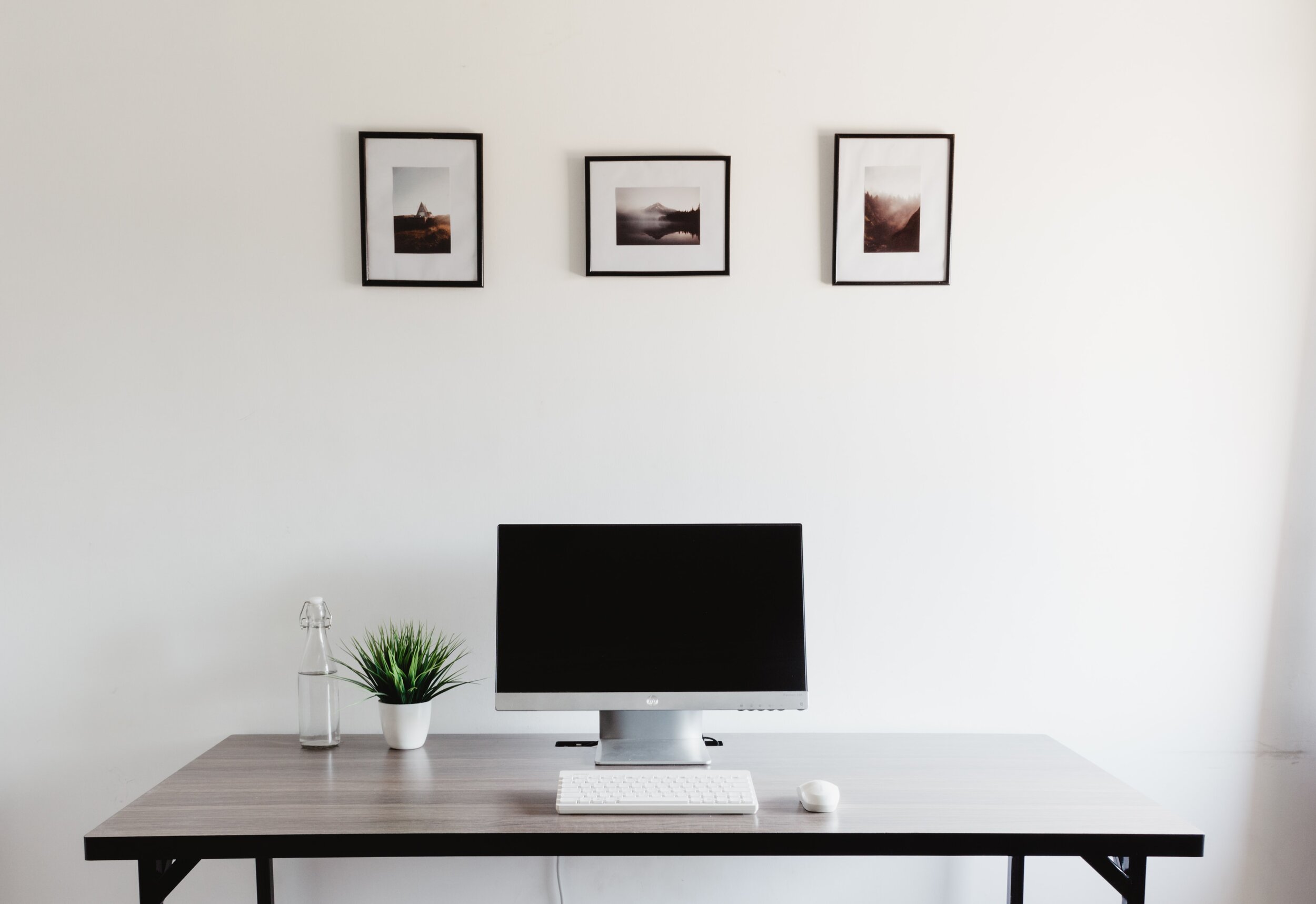 minimalist desk setup Archives