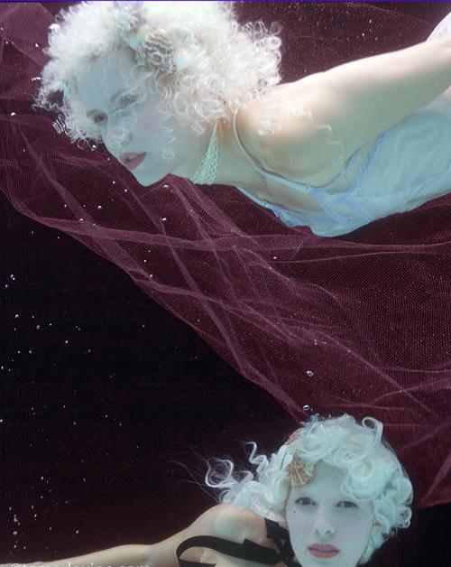 Tamar Levine-Women under Water i.s-29x39.jpg