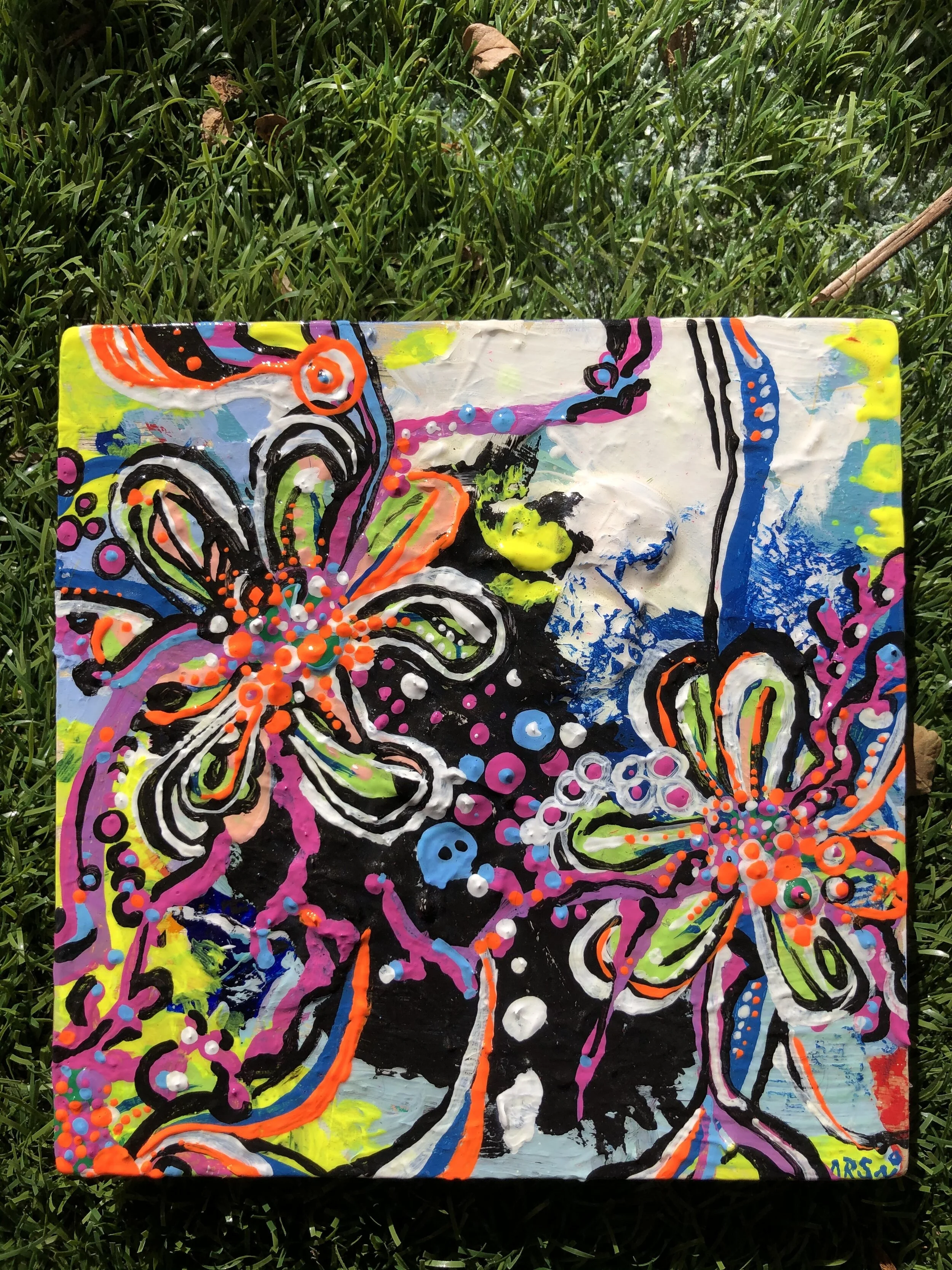  The leftovers    Soft Body Acrylic on bich    2020    6”x6” 