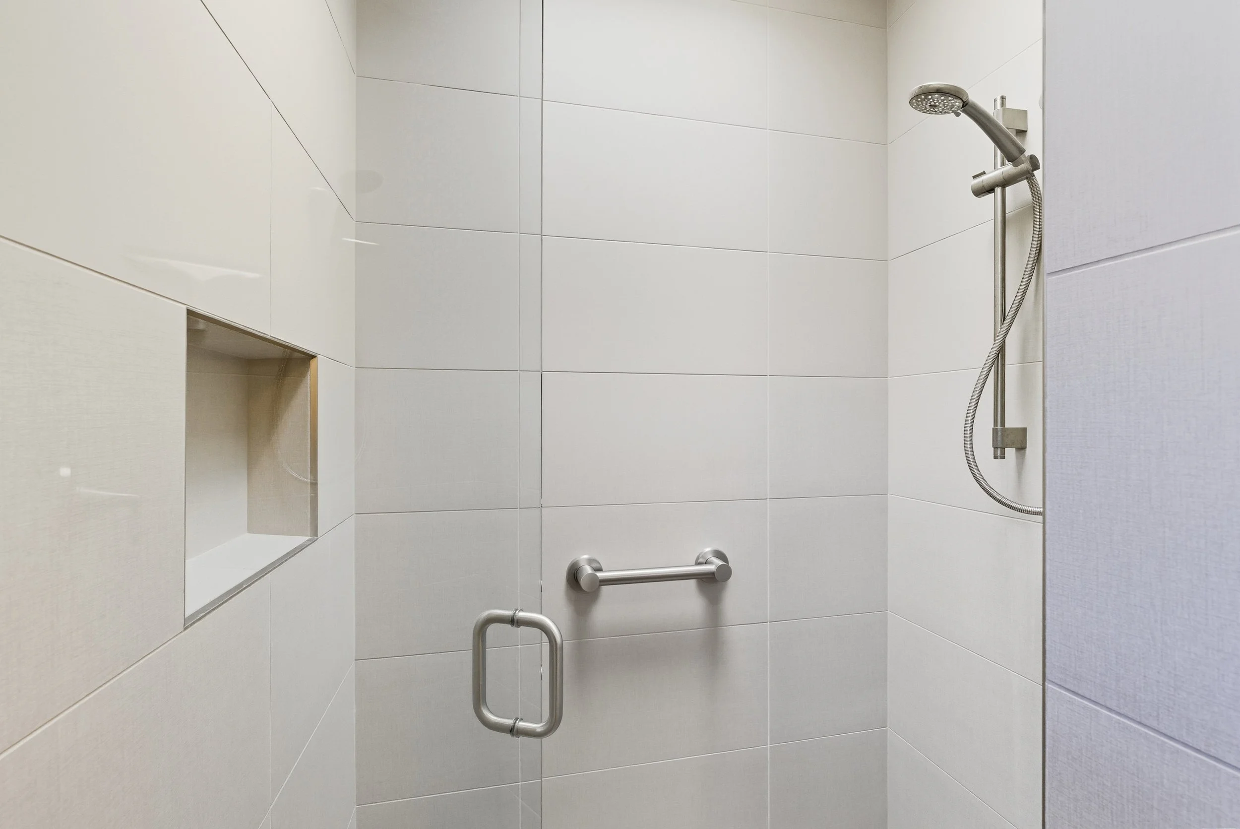 Guest Bathroom 2.jpg