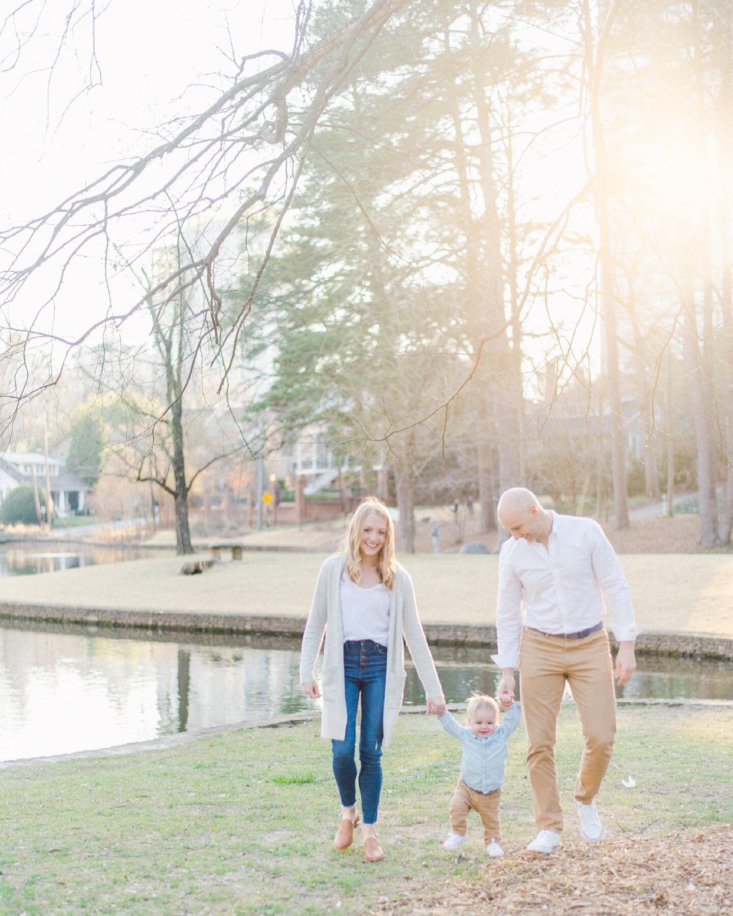 so sweet capturing one of pattons best little buddies (+ his mom &amp; dad!) for his first birthday. these boys are only a couple of months apart and it&rsquo;s already been so much fun watching them grow together. 🤍