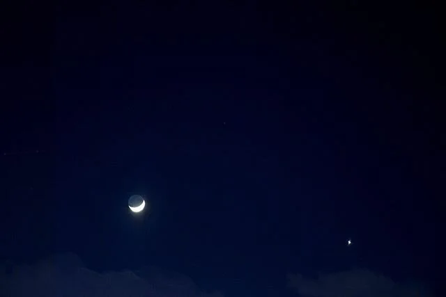 Look west! 🌬🌙🌟
The two brightest bodies are still kinda buddies tonite #moon ing #venus