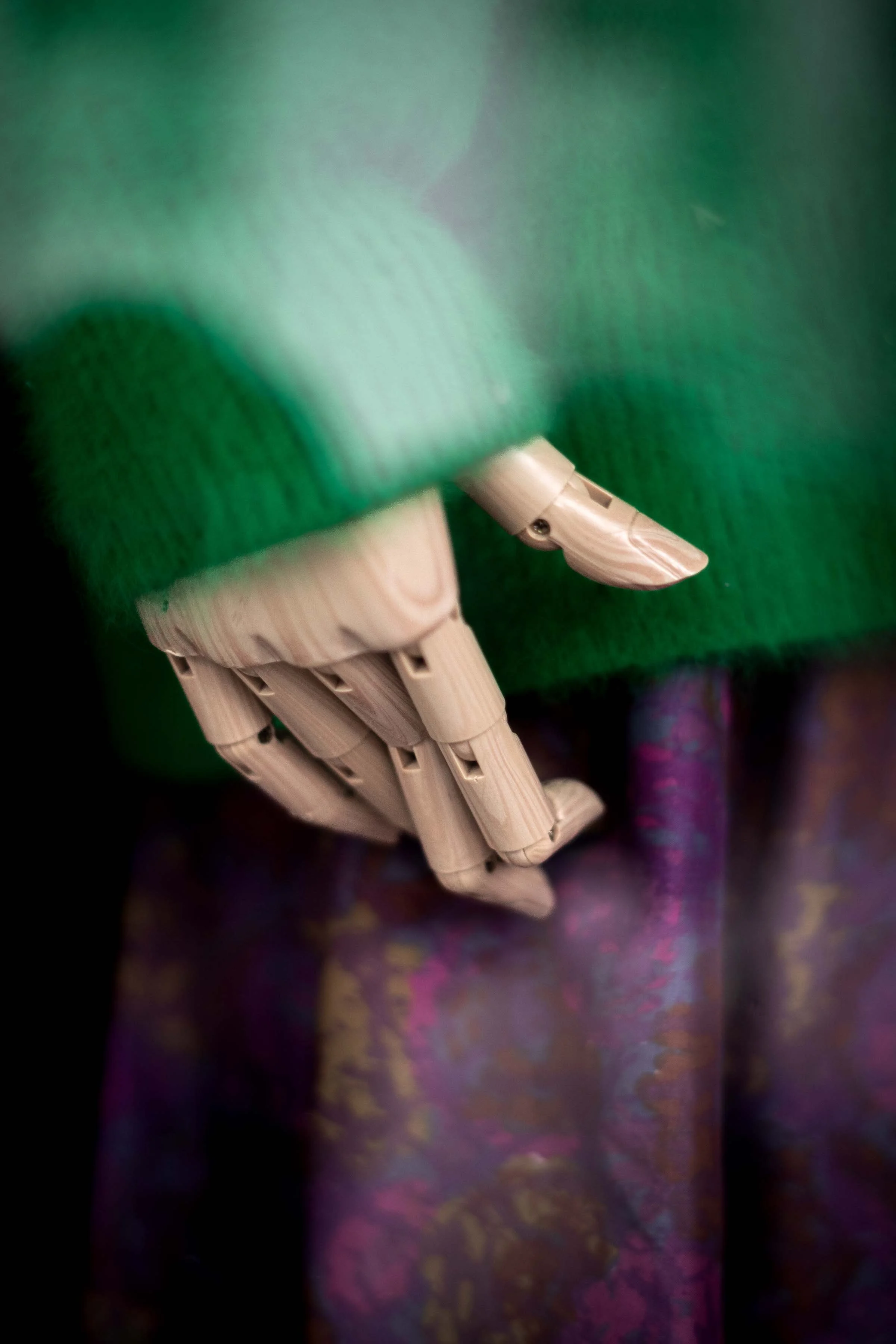 mannequin hand.jpg