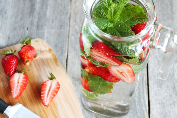 Best detox water recipes - strawberry mint detox water.png