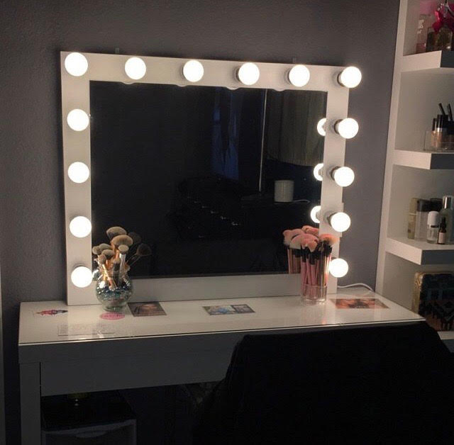 14 Bulb Vanity Mirror With Hollywood, Bedroom Vanity With Mirror Ikea