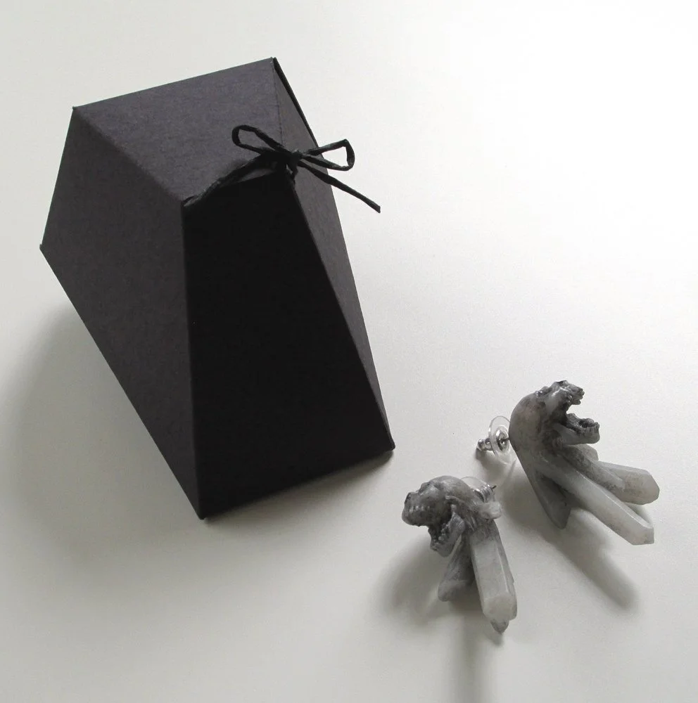 boxskullearwhite.jpg