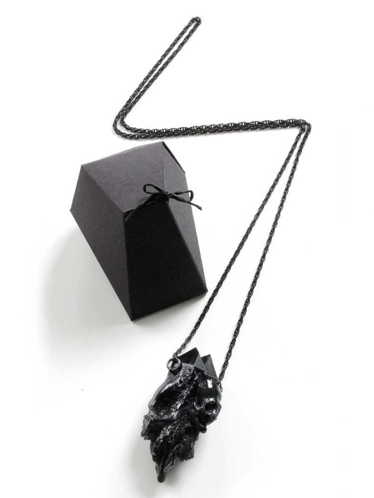 boxbiskullblack.png