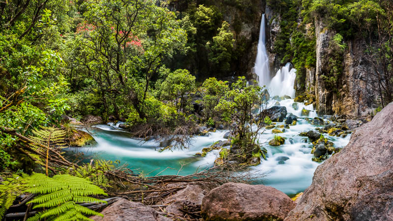 panorama-tarawera-falls-waterfall-new-zealand-north-island-travel-highlights-must-see-amalia-bastos-taupo.jpg