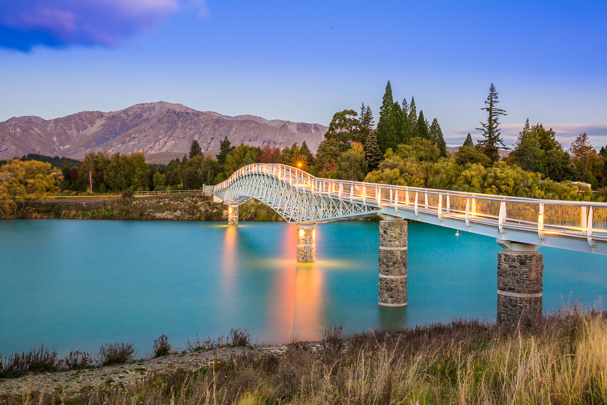 bridge-new-zealand-south-island-lake-tekapo-evening-sunset-light-amalia-bastos-landscape-photographer.jpg