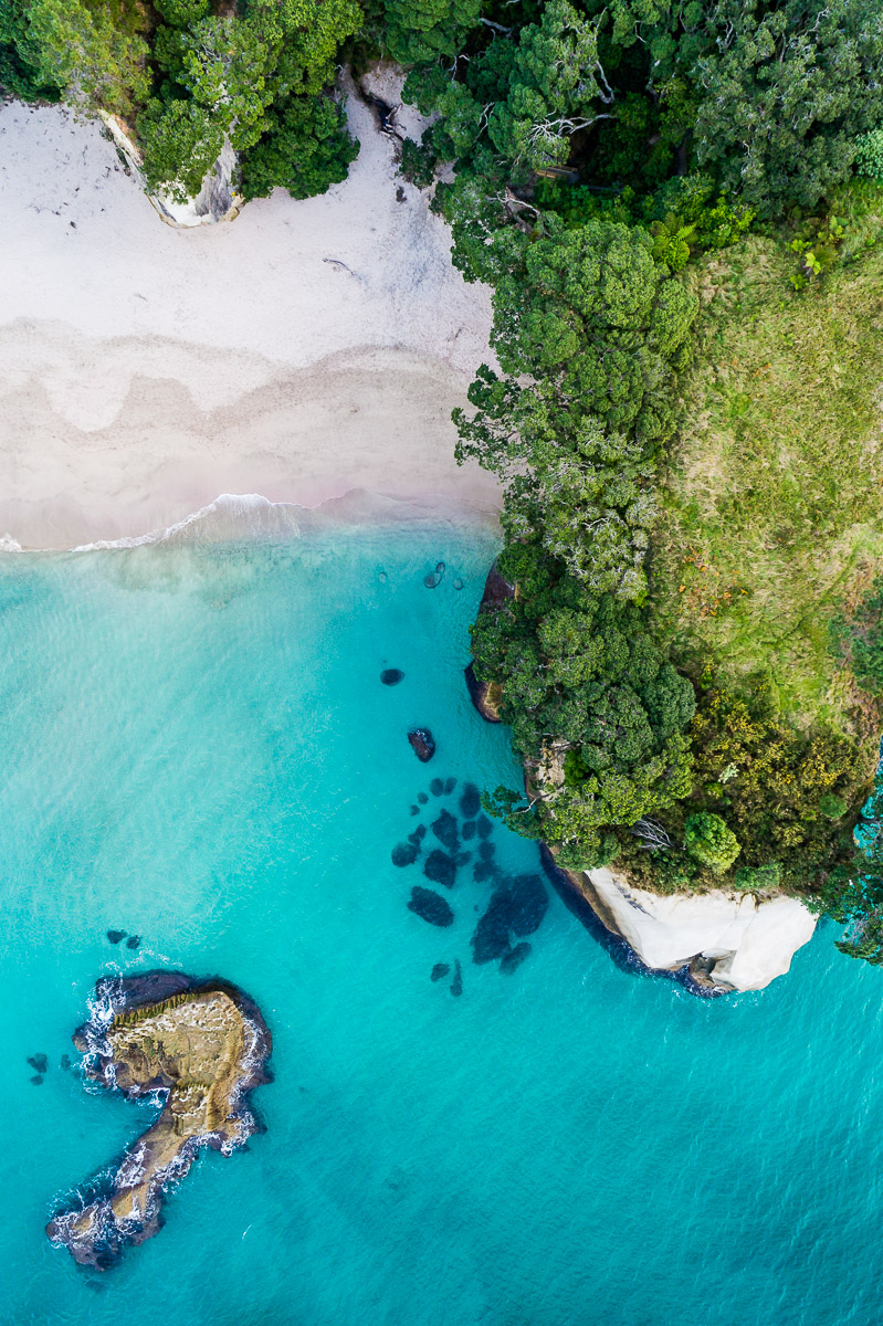 new-zealand-north-island-cathedral-cove-amalia-bastos-travel-photography-aerial-drone-dji-phantom-4-coromandel.jpg