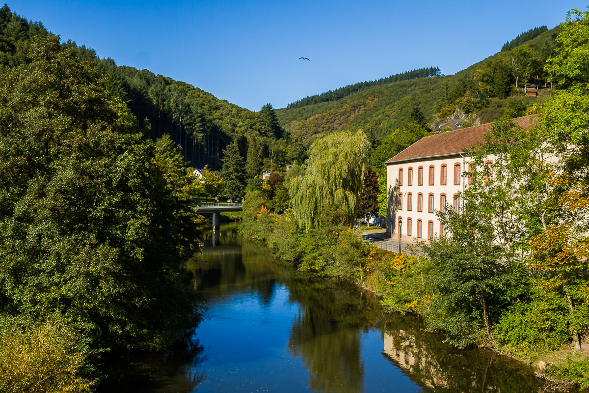 vianden-luxembourg-river-view-europe-travel-tourism-roadtrip-photographer.jpg