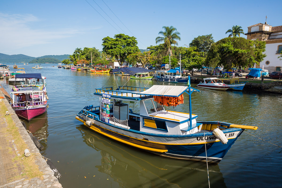 boat-canal-paraty-brasil-brazil-rio-de-janeiro-beach-weekend-away-trip-roadtrip.jpg