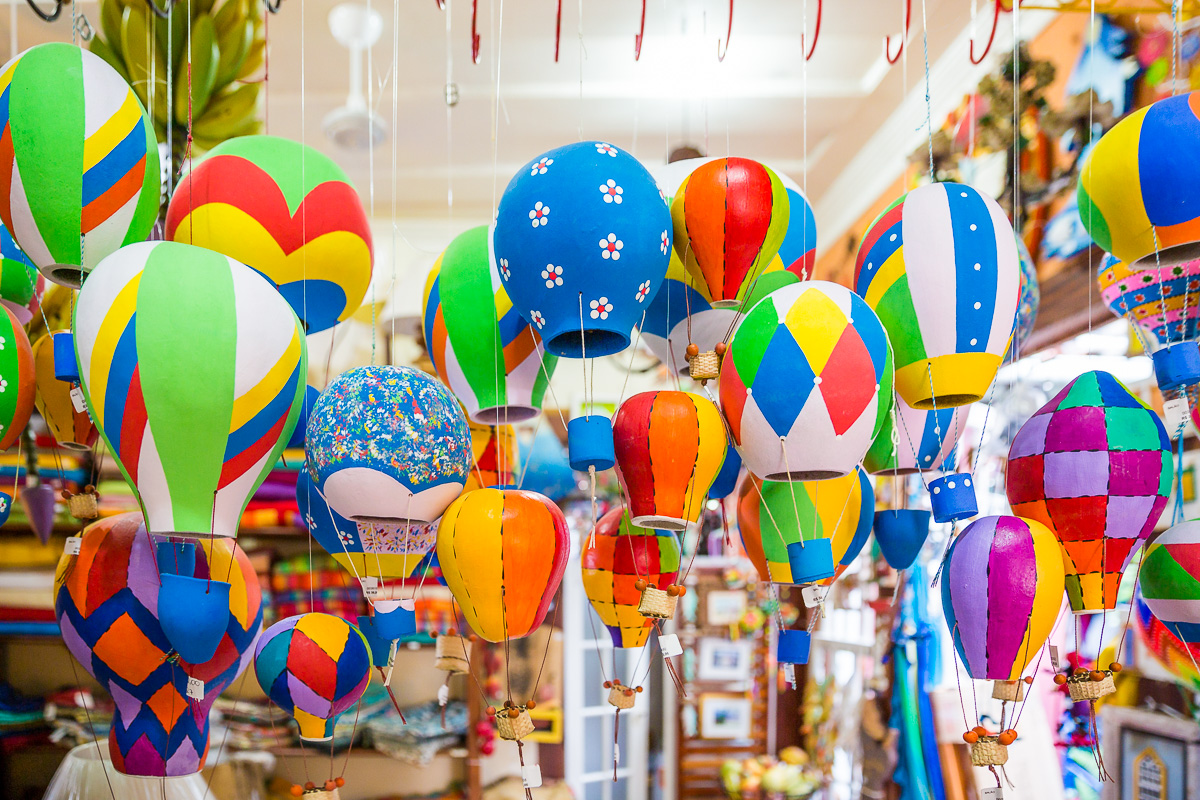 colourful-artesan-craft-crafts-balloon-hot-air-paraty-porcelain-souvenir-tourist-tourism-brasil-brazil.jpg