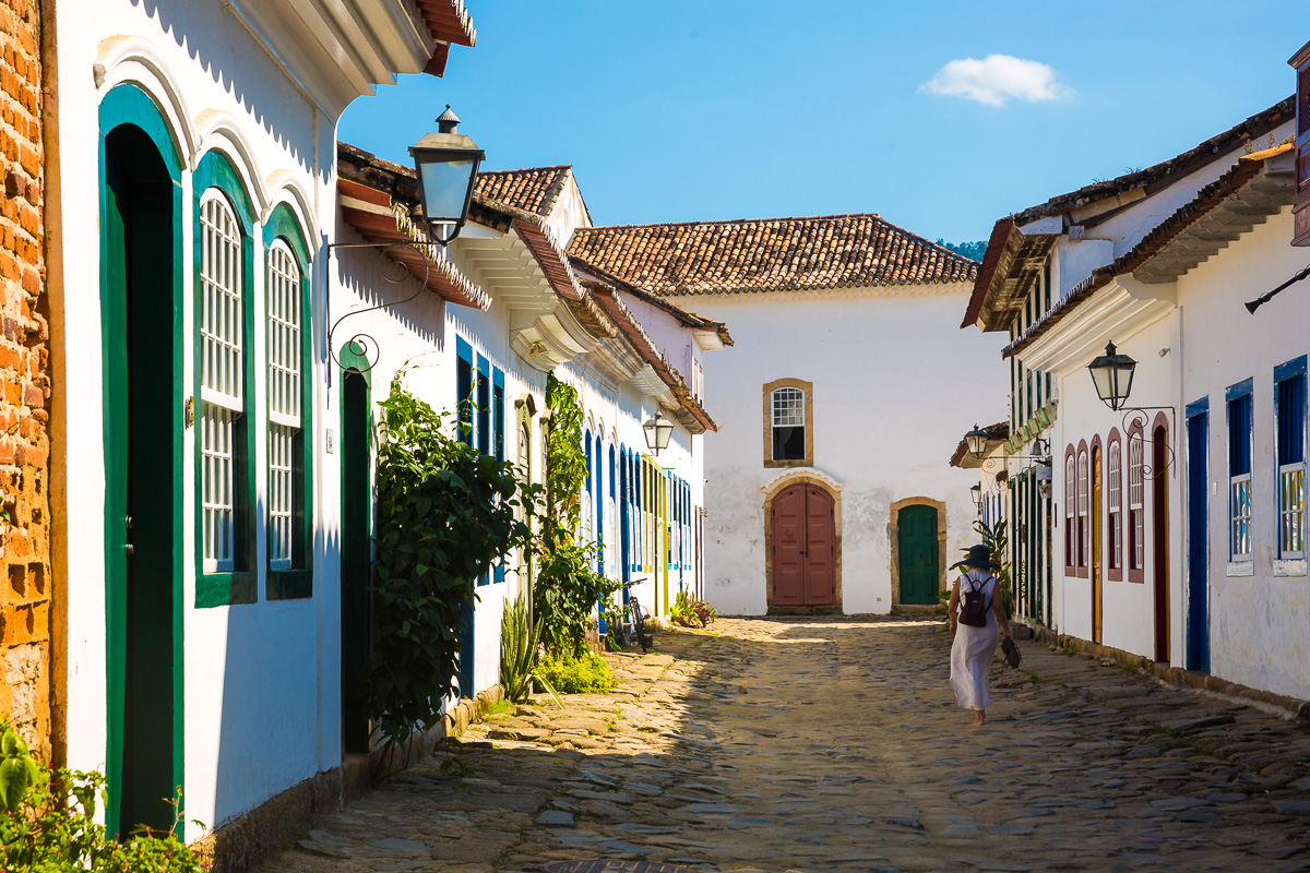 paraty-street-colourful-colour-colonial-architecture-style-portuguese-brasil-brazil-travel-photographer.jpg