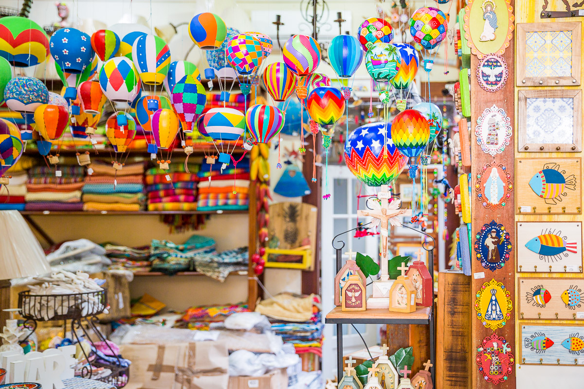 travel-brasil-brazil-crafts-sourvenir-paraty-rio-de-janeiro-weekend-colour-shop-traditional.jpg