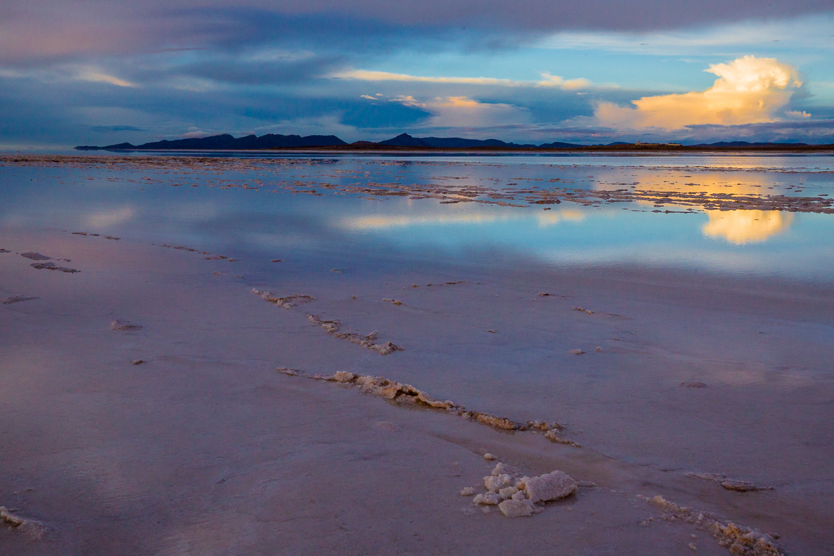 sunset-blue-hour-uyuni-salt-flat-salar-bolivia-bolivian-private-tour-south-america-drive-roadtrip-expedition.jpg