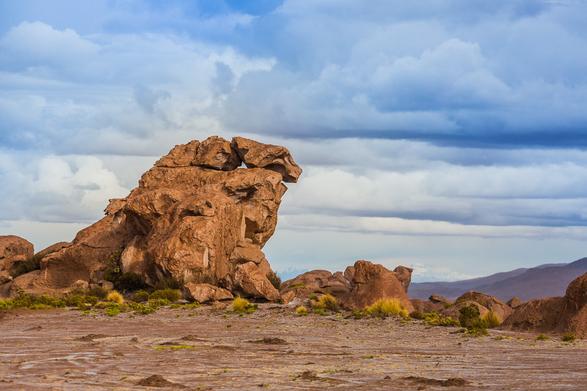 rock-valley-bolivia-adventure-travel-photography-uyuni-siloli-desert-expedition.jpg