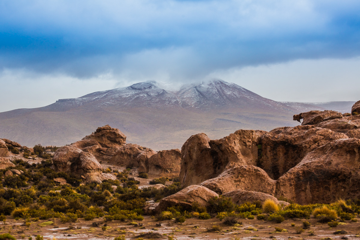 valle-de-las-rocas-travessia-uyuni-bolivia-siloli-desert-travel-photography-rock-valley-stone-path.jpg