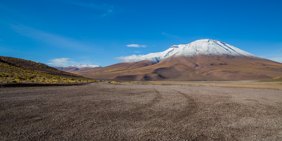 laguna-honda-road-landscape-bolivia-national-park-eduardo-avaroa-path-view-photographic-adventure-travel.jpg