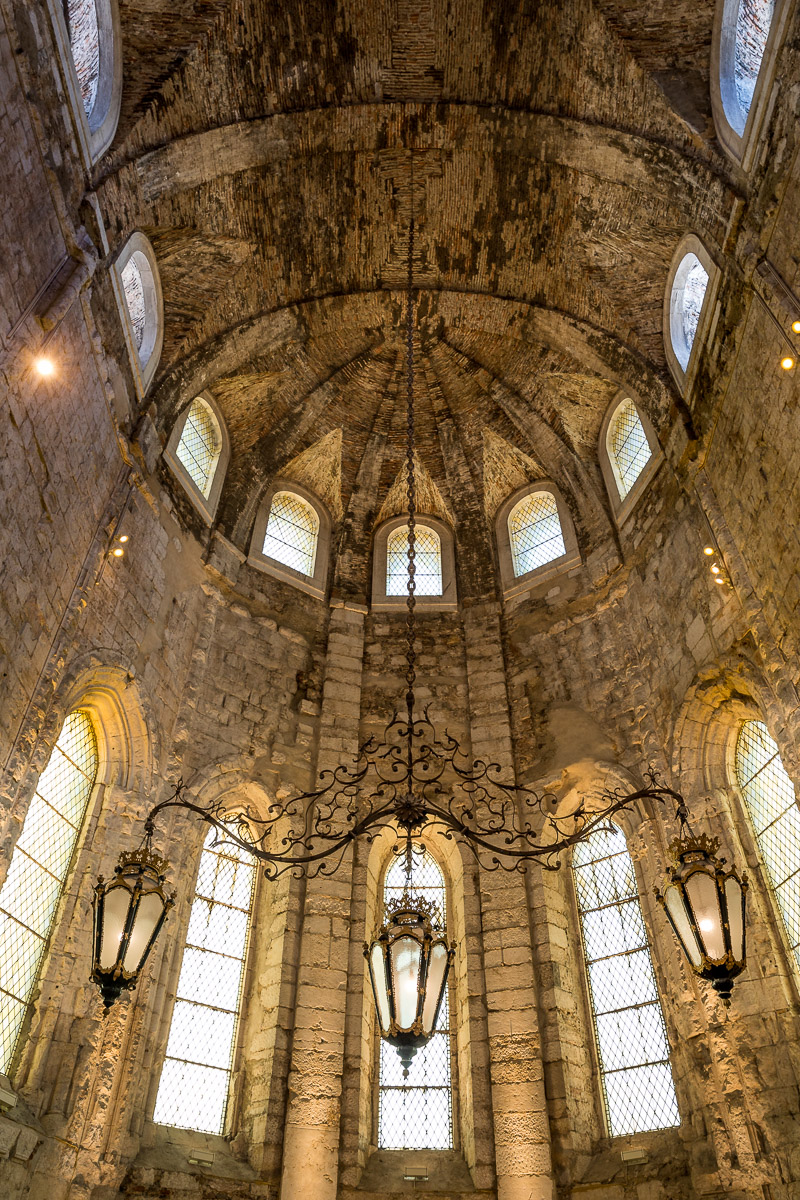 indoors-museum-inside-ceiling-carmo-convent-lisboa-lisbon-portugal-ruins-attraction-travel.jpg