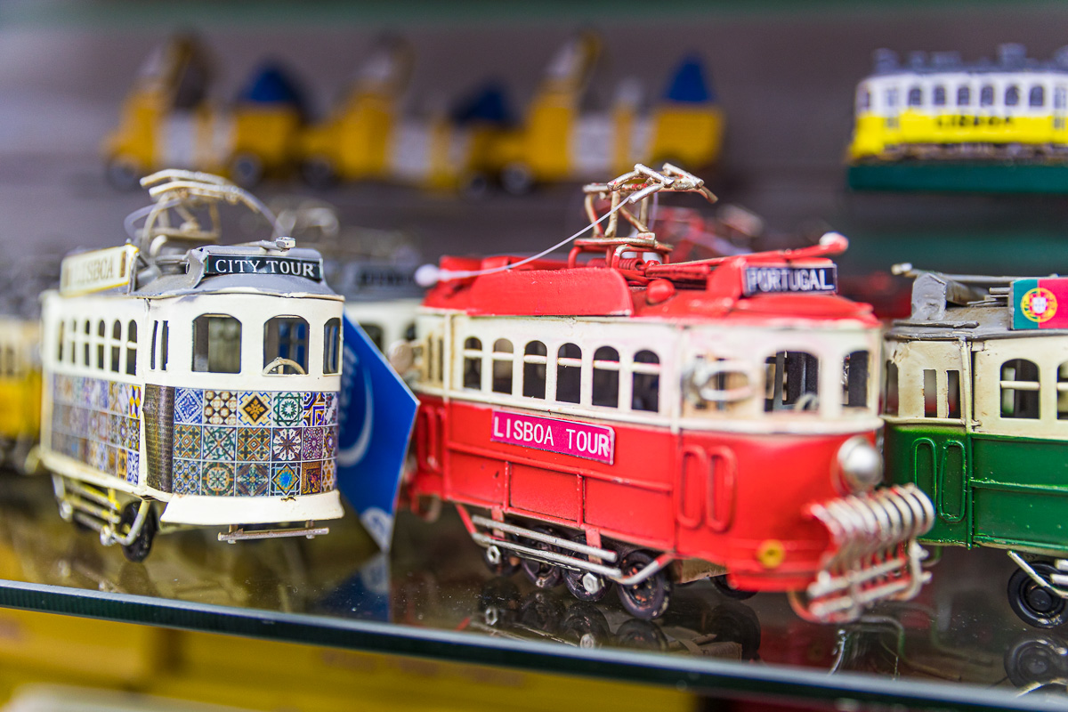 souvenir-lisbon-portugal-lisboa-europe-tram-miniature-store-tourist-gift-toy.jpg