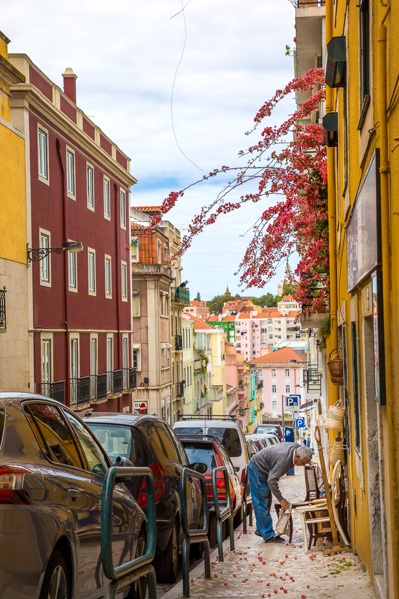 street-lisbon-portugal-chair-cleaning-store-photography-travel-europe-lisboa.jpg