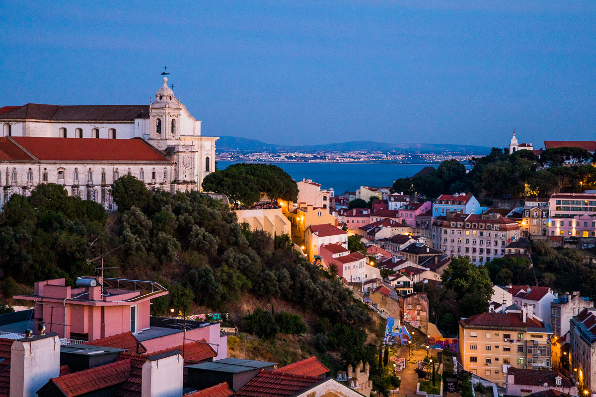 miradouro-nossa-senhora-do-monte-blue-hour-light-photography-lisbon-lisboa-landscape-portugal.jpg