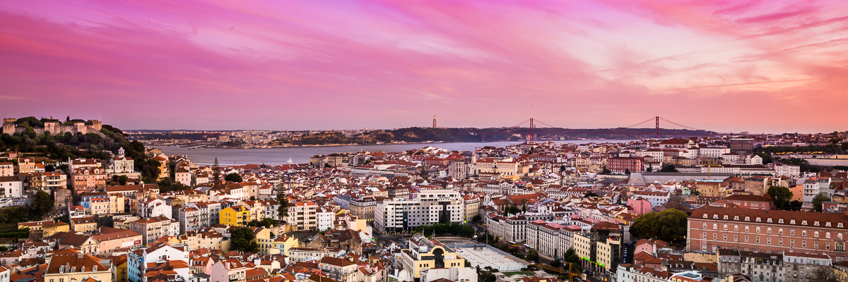 miradouro-nossa-senhora-do-monte-sunset-pink-sky-lisboa-lisbon-sunsets-portugal-photography-best-spots-view-panorama.jpg