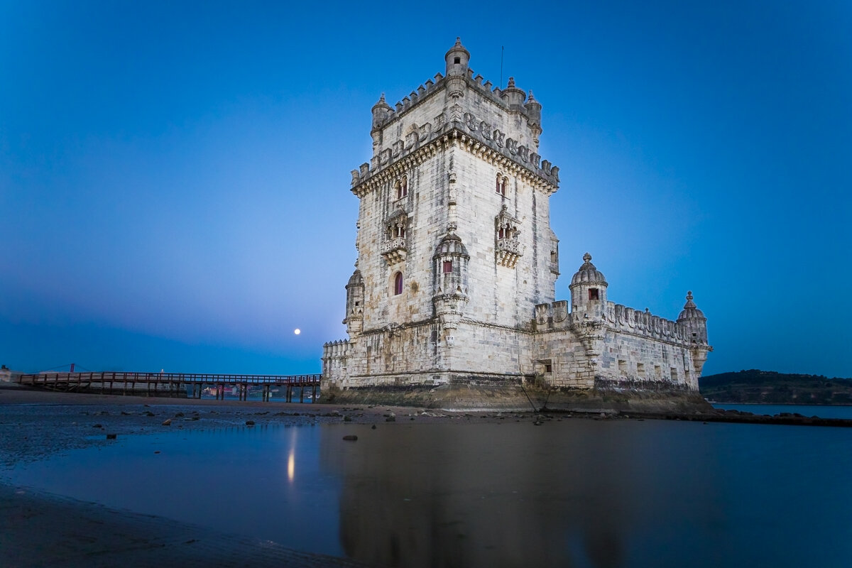lisbon-portugal-belem-tower-torre-evening-dusk-light-blue-hour-photography-trip-tour-travel-europe.jpg
