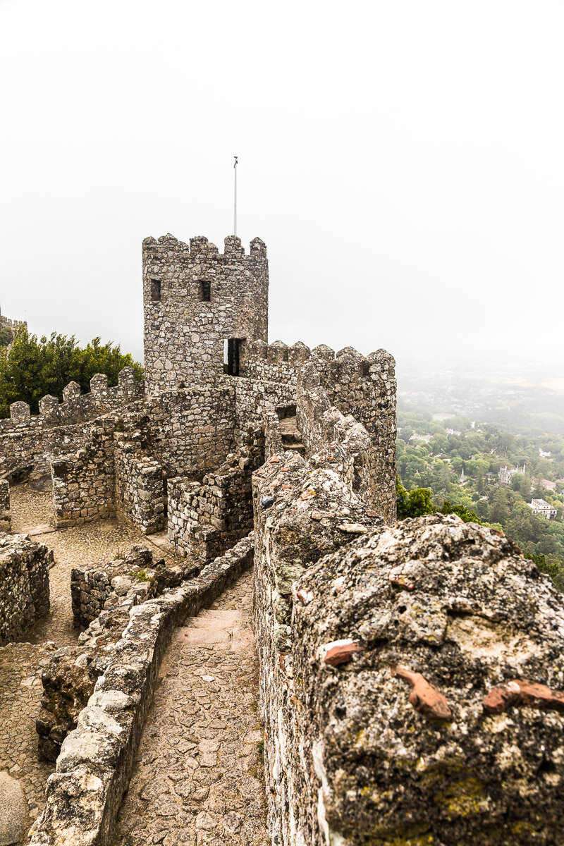 castle-moors-morish-fog-foggy-sintra-portugal-daytrip-travel-blog-photography.jpg