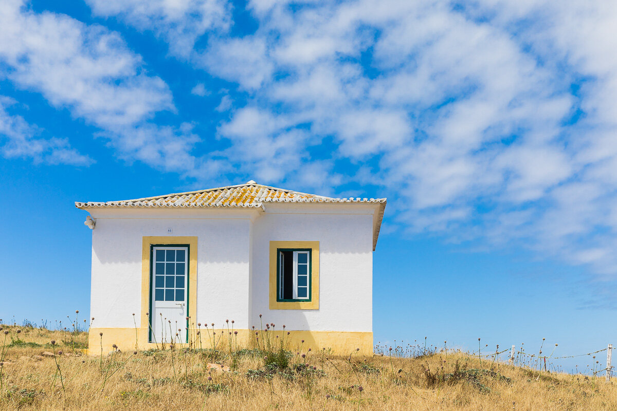 berlenga-island-house-portugal-peniche-daytrip-boat-tour-travel-seaside-landscapes-beaches.jpg