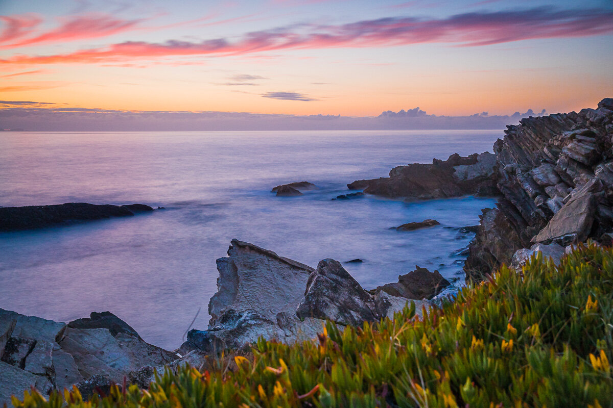 baleal-portugal-travel-photography-rock-formations-ocean-sunset-flowers-peniche-island-ilha.jpg